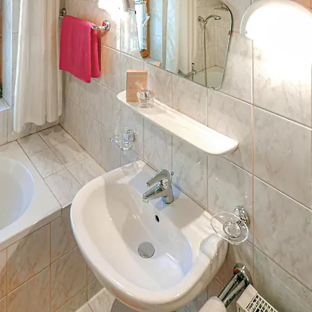 Апартаменты Ferienwohnung In Flirsch Флирш